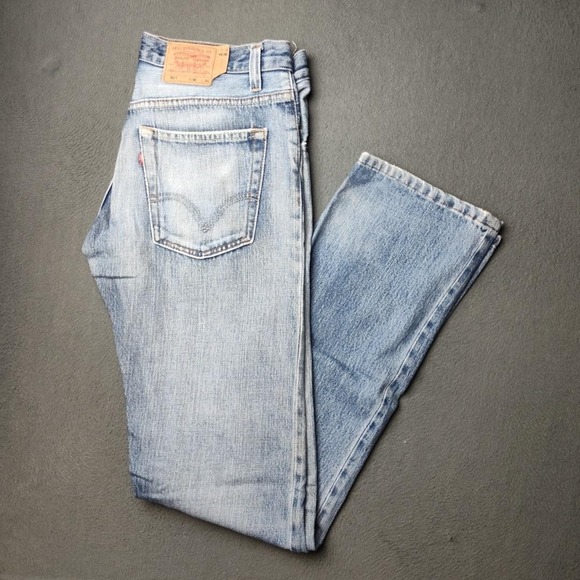 VIintage Levis 501 Jeans Mens 30x34 Light Wash Made in USA Button Fly Denim 90s - Picture 1 of 14
